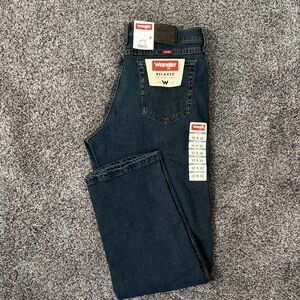 NWT-Wrangler Men's Relaxed Jeans - Deep Indigo